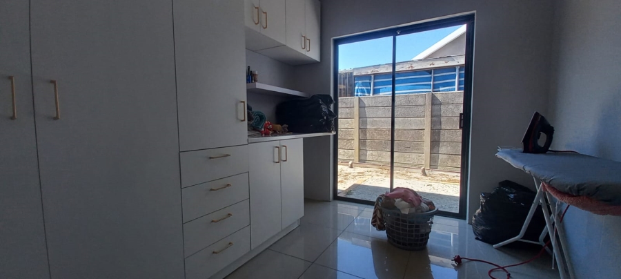 4 Bedroom Property for Sale in Wetton Western Cape
